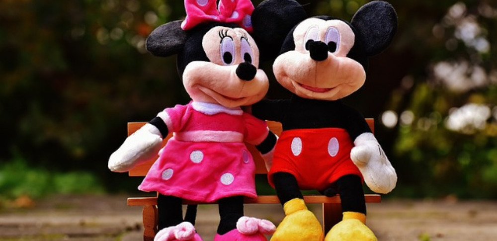 ウォルト・ディズニー・カンパニー100周年の限定グッズ情報