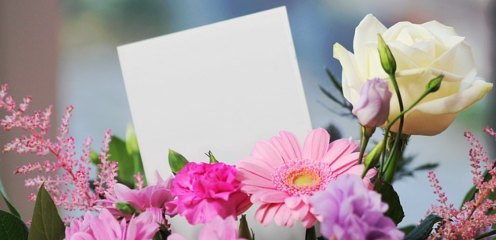 周年のお祝いで花を贈る際のマナーと注意点