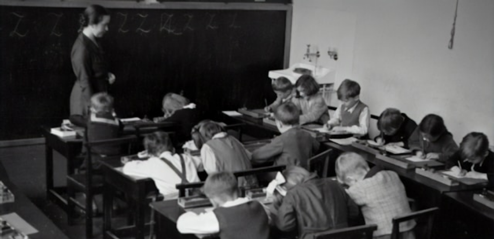 学校の周年記念行事の目的